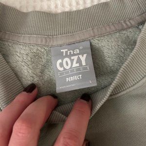 Aritzia TNA cozy fleece perfect fit size L